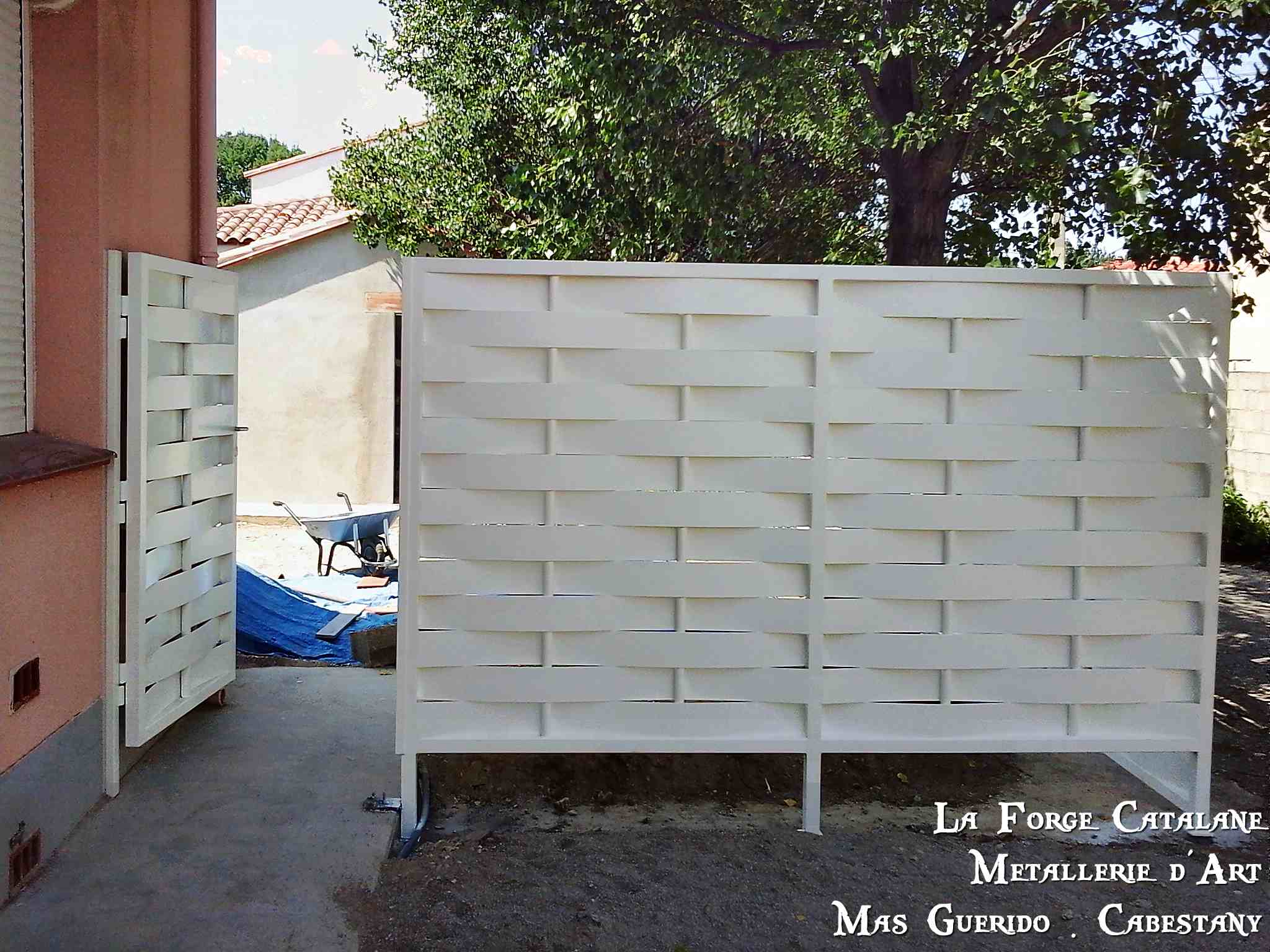 cloture lames tole vannerie tube renfort finition thermolaquage forge catalane 4.jpg